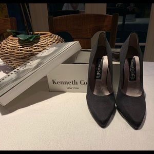 KENNETH COLE black satin heels